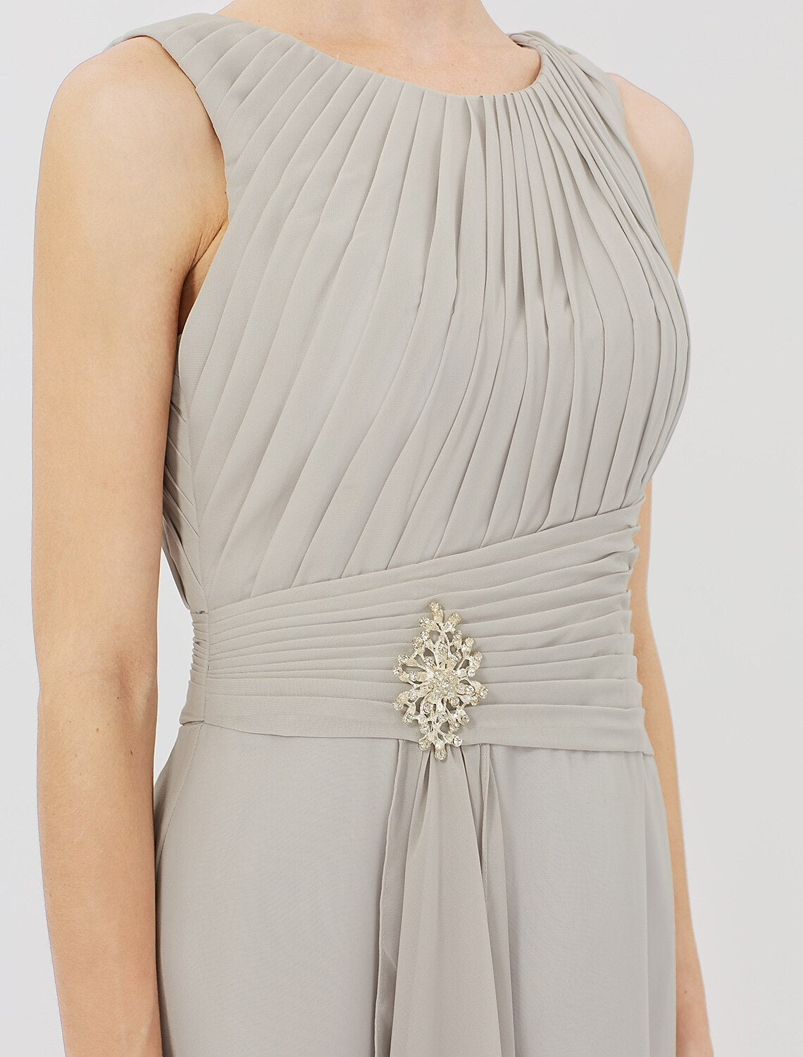 wholesale   Sheath / Column Mother of the Bride Dress Formal Classic & Timeless Elegant & Luxurious Convertible Dress Jewel Neck Knee Length Chiffon 3/4 Length Sleeve with Criss Cross Crystal Brooch