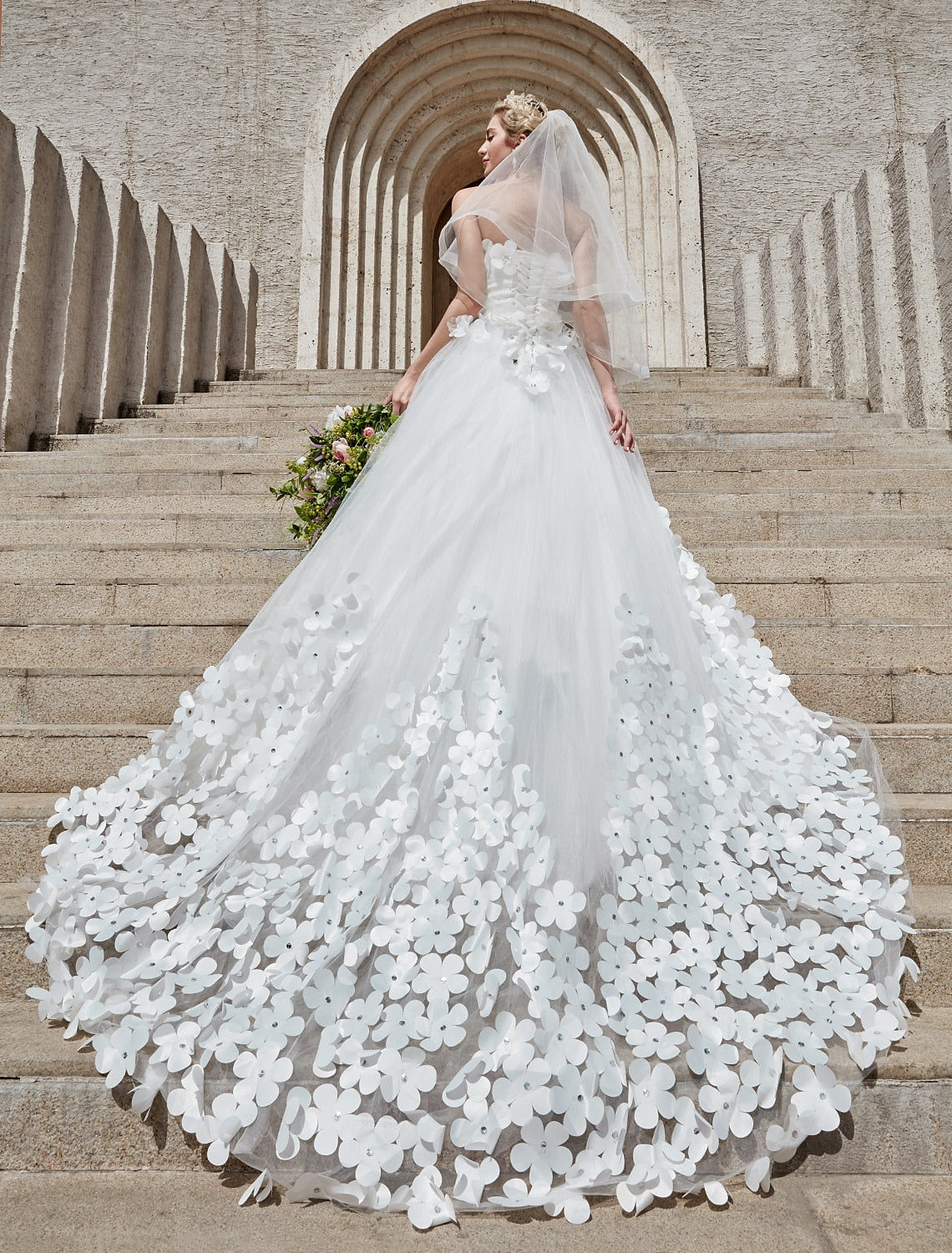 wholesale  Engagement Fall Formal Wedding Dresses Open Back Ball Gown Square Neck Strapless Chapel Train Lace Bridal Gowns With Crystals Flower Summer Wedding Party