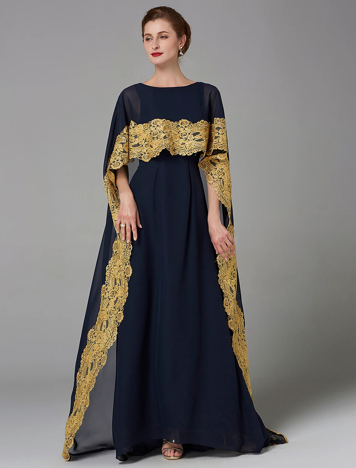 wholesale  A-Line Mother of the Bride Dress Plus Size Elegant Bateau Neck Sweep / Brush Train Chiffon Sleeveless with Lace