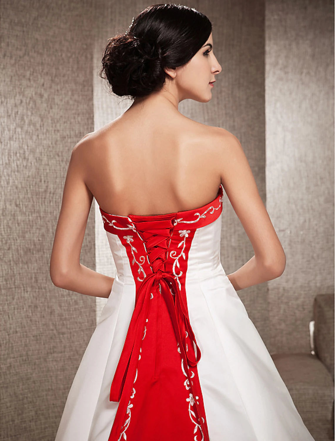 wholesale  Open Back Wedding Dresses Sweep / Brush Train Ball Gown Strapless Strapless Satin With Embroidery Appliques