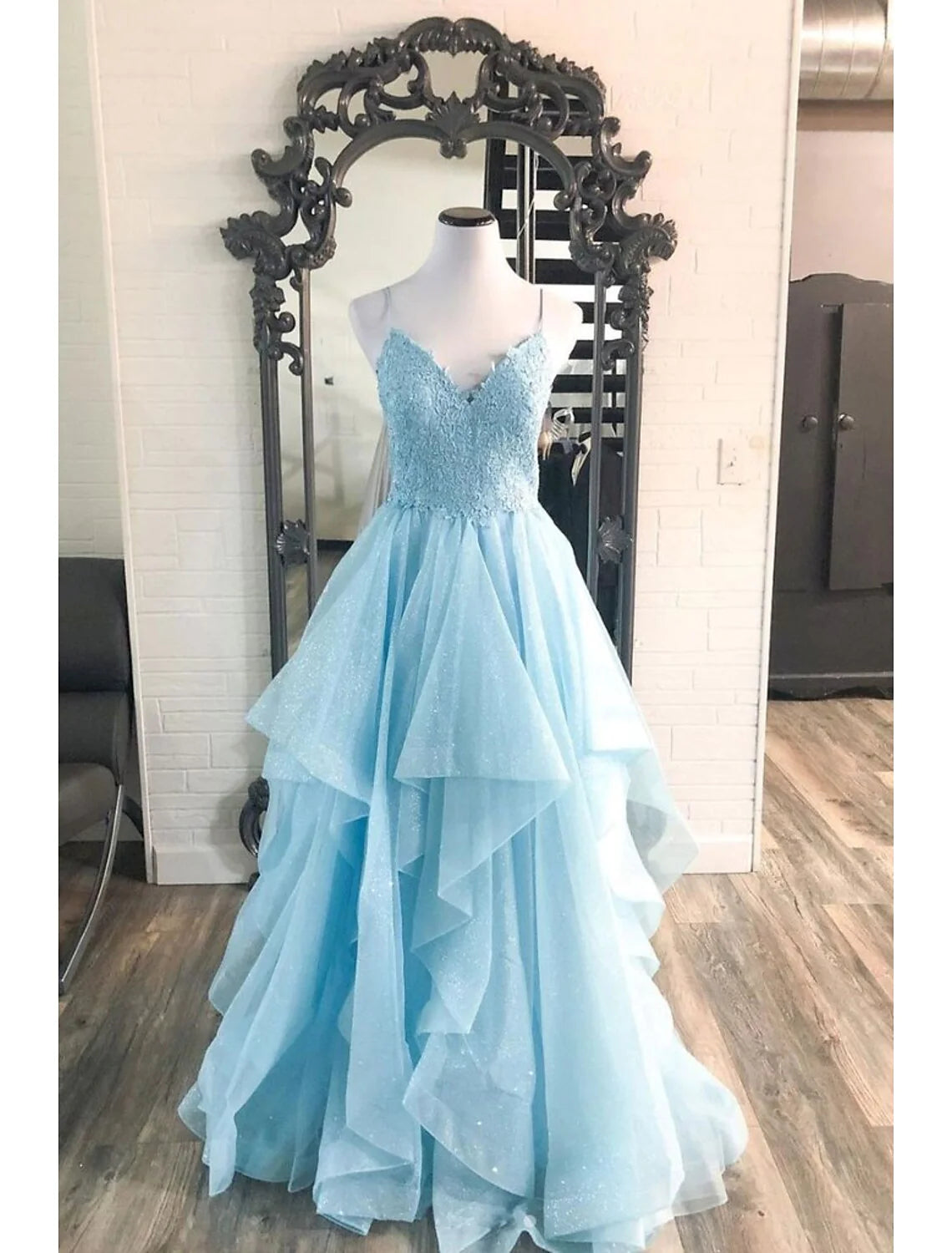 Wholesa Ball Gown Prom Dresses Princess Dress Formal Floor Length Sleeveless V Neck Tulle Backless with Pleats Appliques