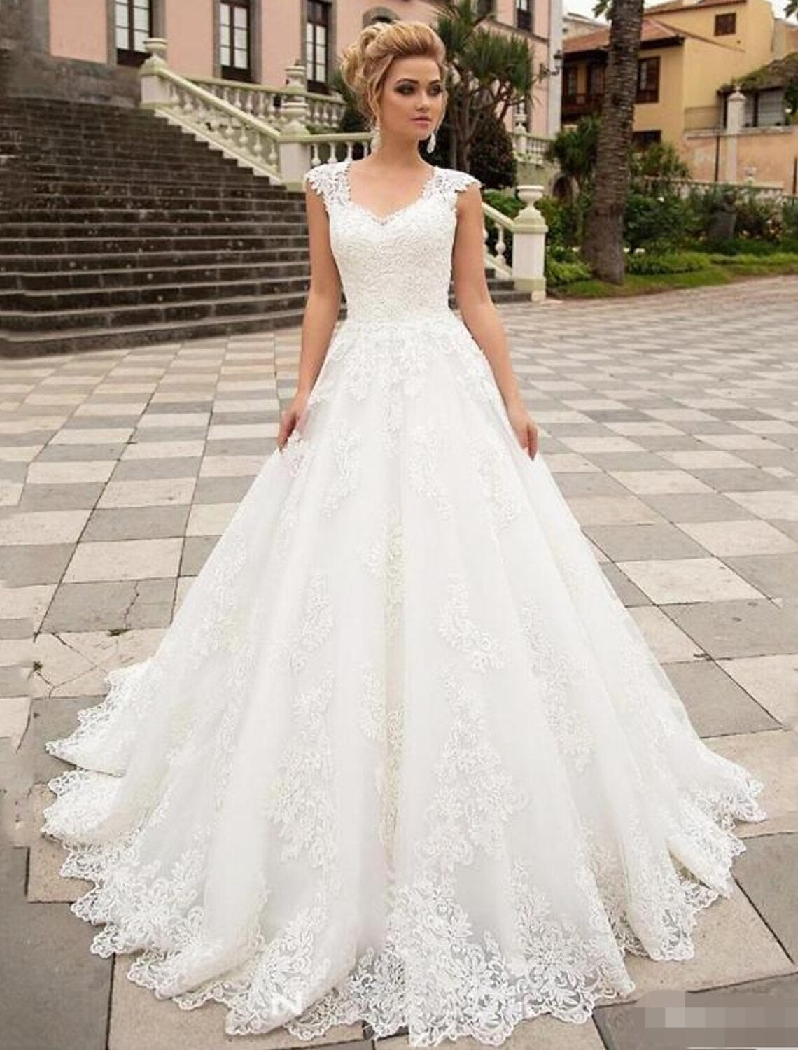 wholesale  Engagement Open Back Formal Wedding Dresses Ball Gown Illusion Neck Cap Sleeve Sweep / Brush Train Lace Bridal Gowns With Appliques