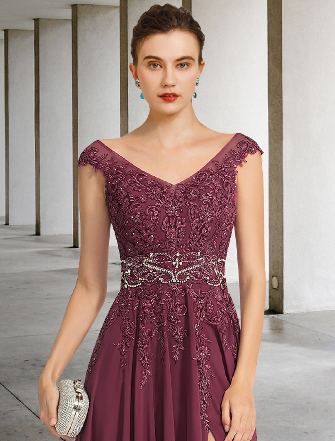 wholesale    A-Line Mother of the Bride Dress Luxurious Elegant V Neck Floor Length Chiffon Lace Sleeveless with Sash / Ribbon Beading Split Front