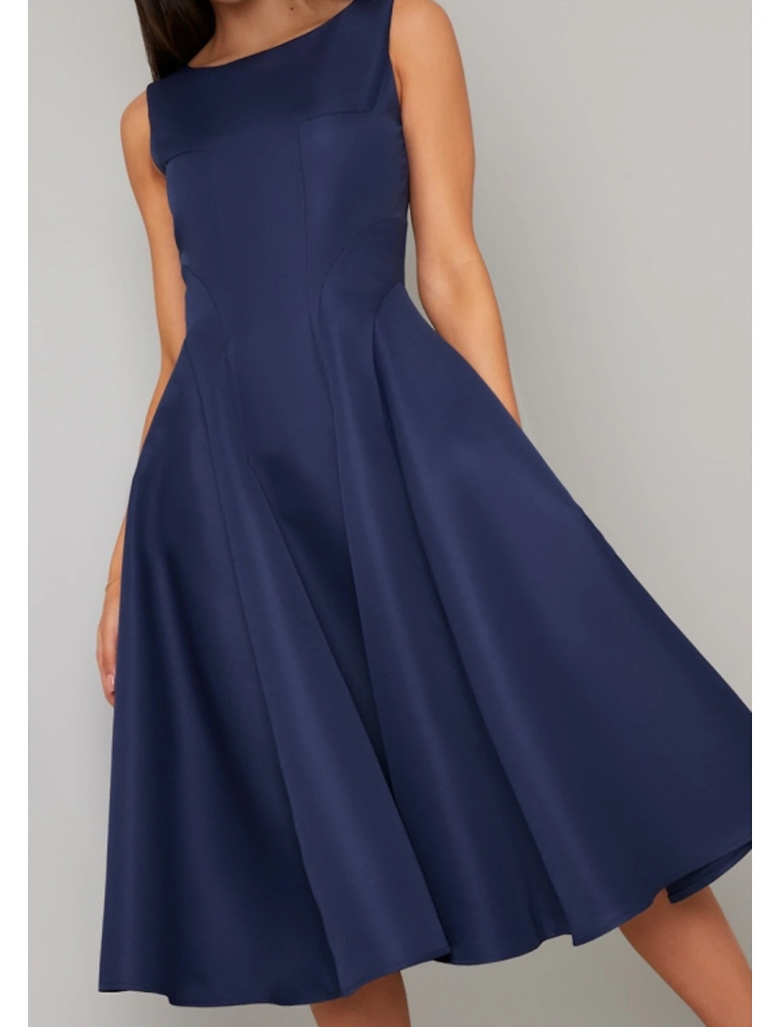 Wholesa A-Line Mother of the Bride Dress Elegant Jewel Neck Tea Length Satin Sleeveless with Pleats