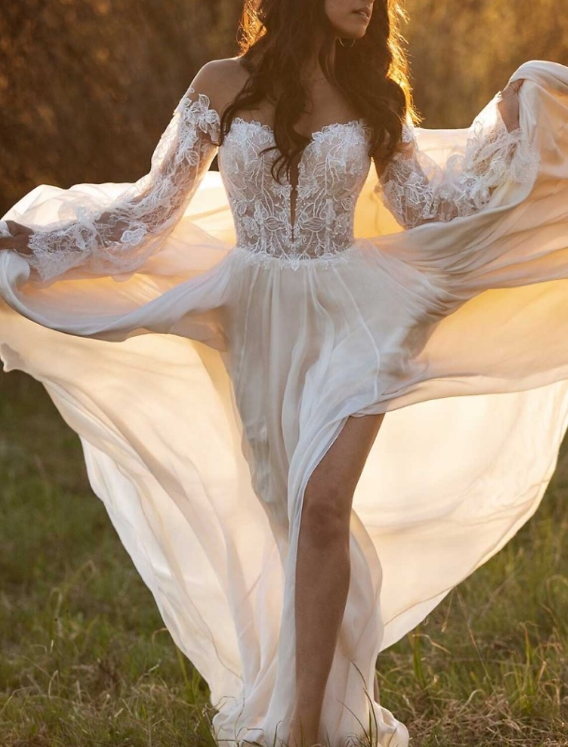 Wholesa Beach Boho Wedding Dresses A-Line Off Shoulder Long Sleeve Court Train Satin Bridal Gowns With Lace Insert