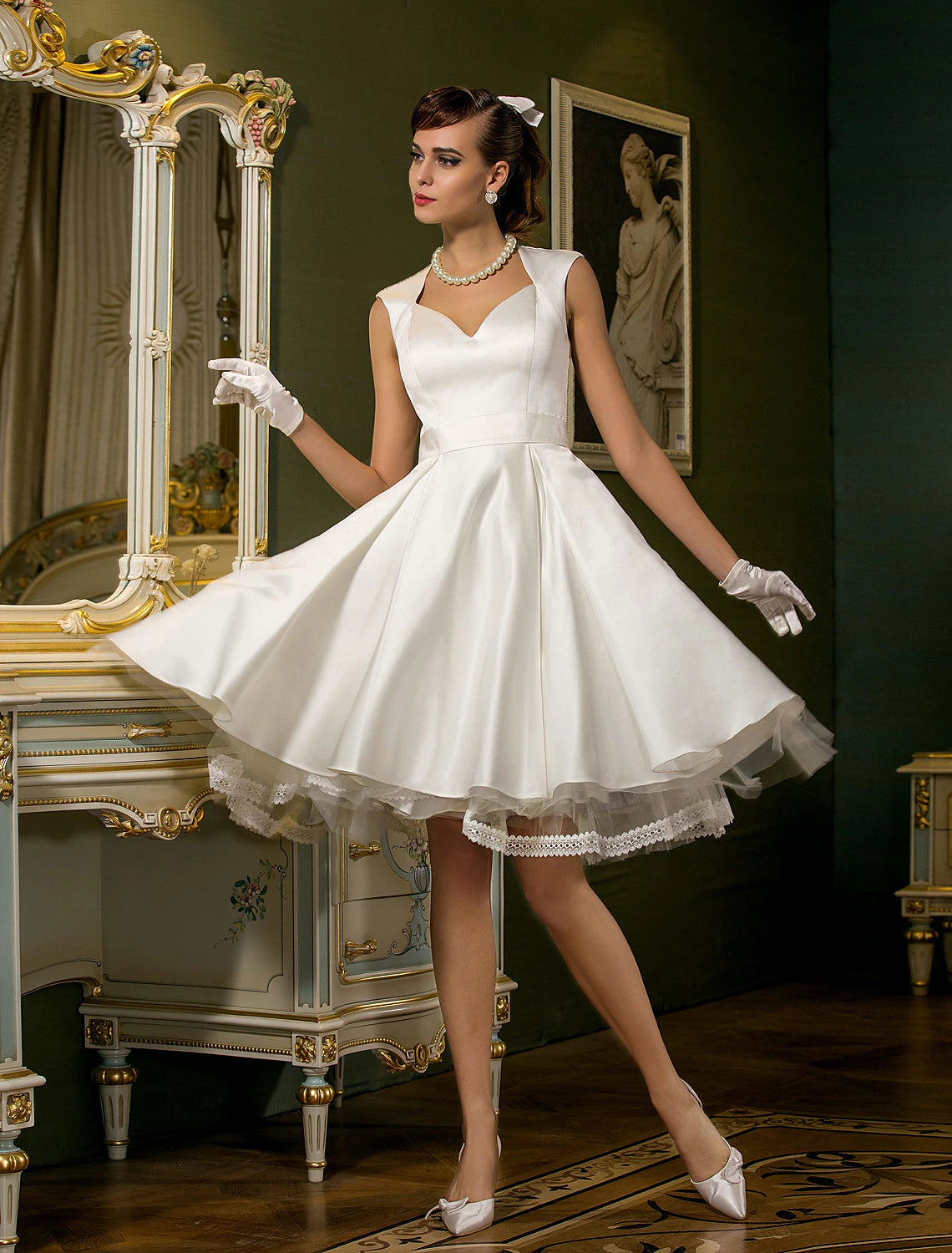 wholesale  Reception Vintage 1940s / 1950s Little White Dresses Wedding Dresses A-Line Sweetheart Cap Sleeve Knee Length Satin Bridal Gowns With Lace Button