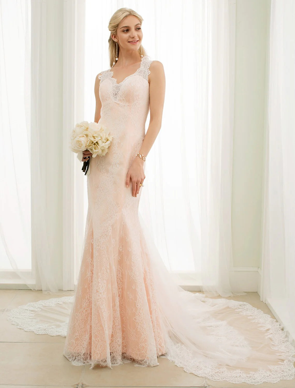 Wholesa Hall Wedding Dresses Mermaid / Trumpet Plunging Neck Sleeveless Chapel Train Lace Bridal Gowns With Buttons Appliques
