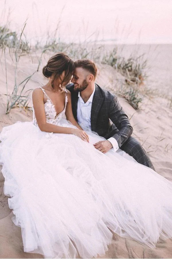 Wholesa A-line V Neck Lace Layered Tulle Skirt Outdoor Bridal Gown Wedding Dresses