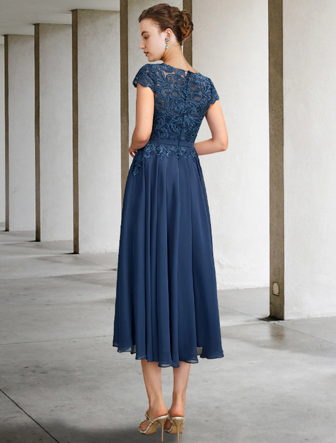 wholesale  A-Line Mother of the Bride Dress Luxurious Elegant Jewel Neck Tea Length Chiffon Lace Cap Sleeve with Pleats Appliques