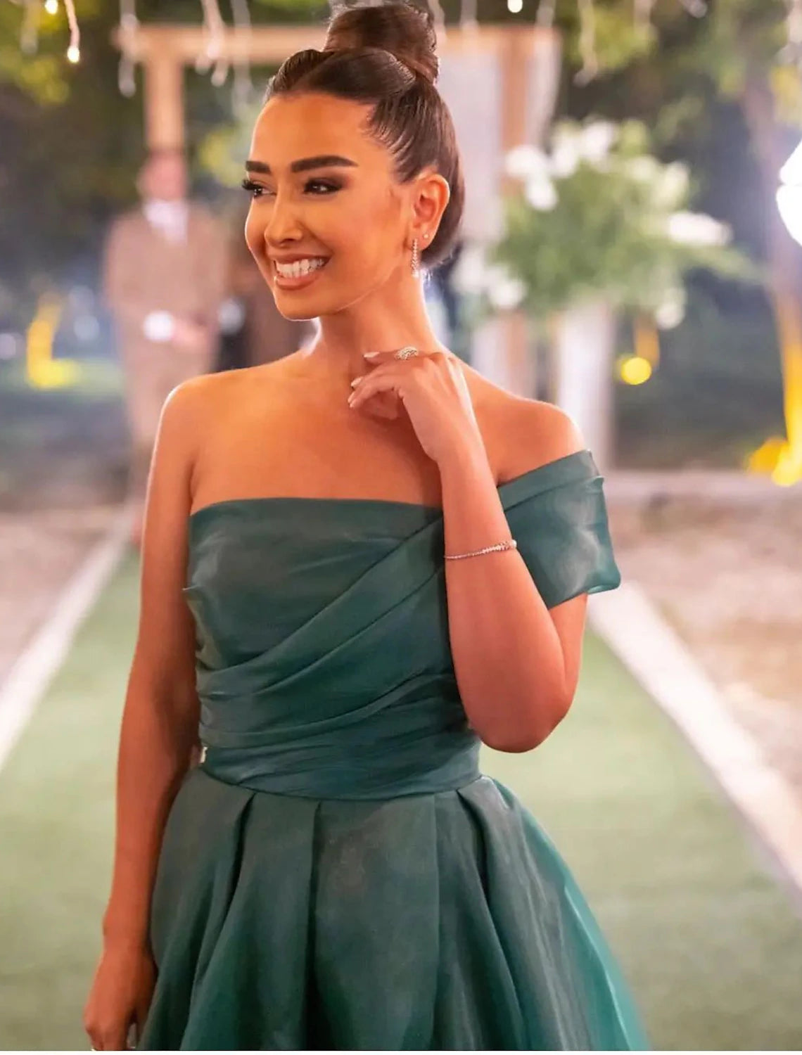 Wholesa A-Line Evening Gown Red Green Dress Wedding Guest Prom Sweep / Brush Train Short Sleeve One Shoulder Organza with Ruched Slit