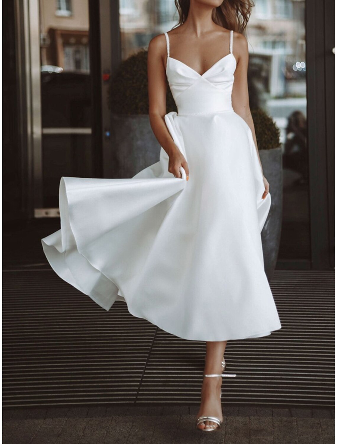 Wholesa Reception Simple Wedding Dresses Wedding Dresses A-Line V Neck Long Sleeve Tea Length Chiffon Bridal Gowns With Pleats