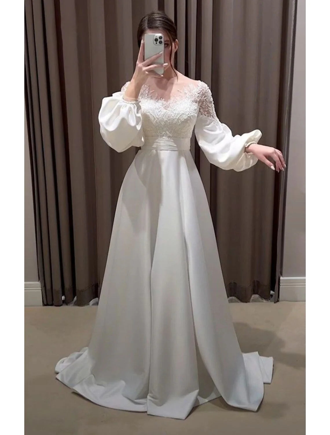 Wholesa Hall Vintage Formal Wedding Dresses A-Line V Neck Long Sleeve Sweep / Brush Train Satin Bridal Gowns With Embroidery Appliques