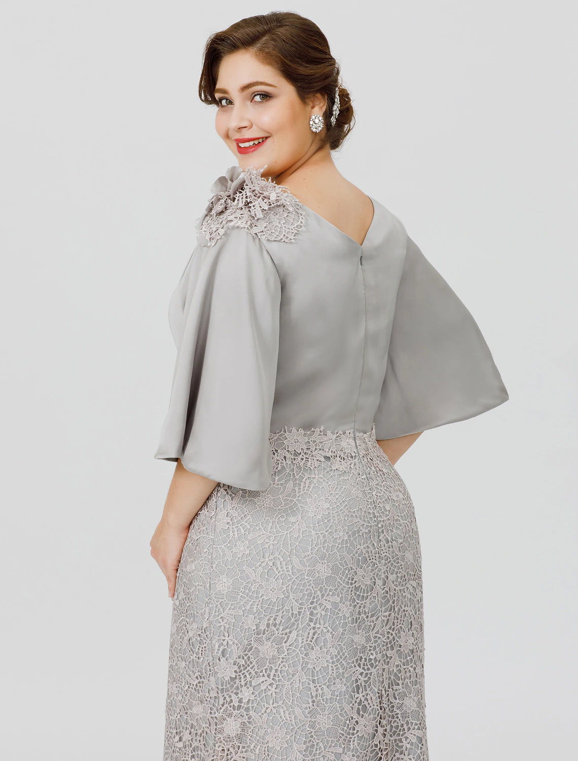 Wholesa  Mermaid / Trumpet Mother of the Bride Dress Plus Size Sexy Cowl Neck Sweep / Brush Train Satin Chiffon Lace Over Satin Half Sleeve No with Appliques