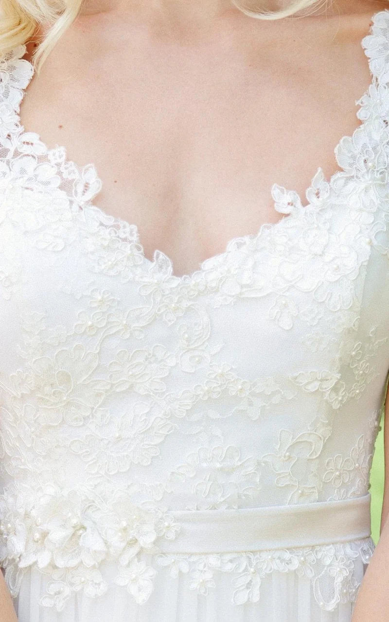 Wholesa A-line Chiffon Lace Weddig Dress With Beading Flower