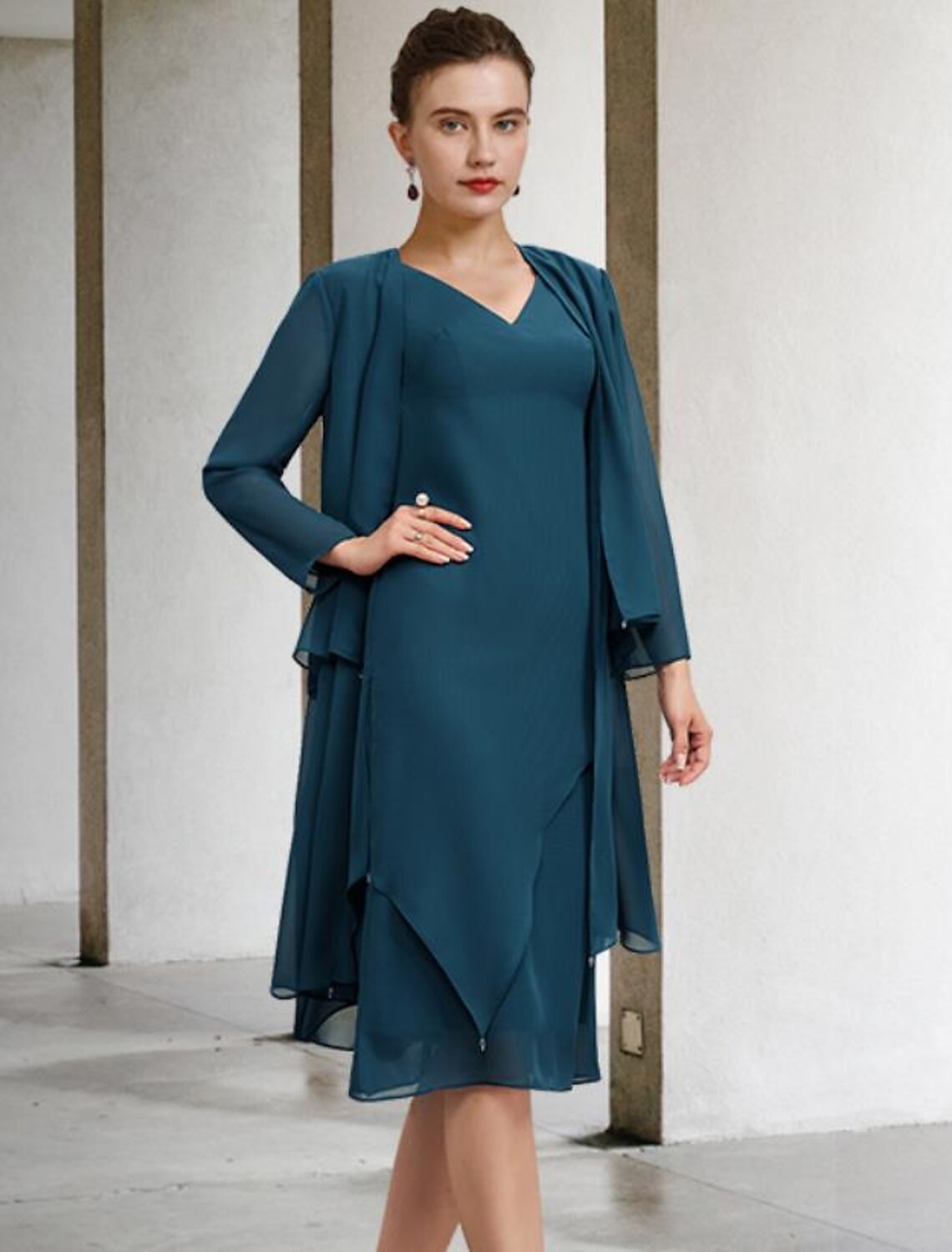 wholesale  Two Piece Sheath / Column Mother of the Bride Dress Church Vintage Elegant V Neck Knee Length Chiffon Sleeveless Wrap Included Jacket Dresses with Draping Tier