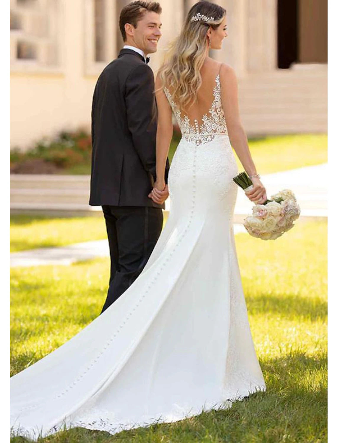 wholesale  Engagement Open Back Sexy Formal Wedding Dresses Mermaid / Trumpet V Neck Sleeveless Court Train Lace Bridal Gowns With Appliques