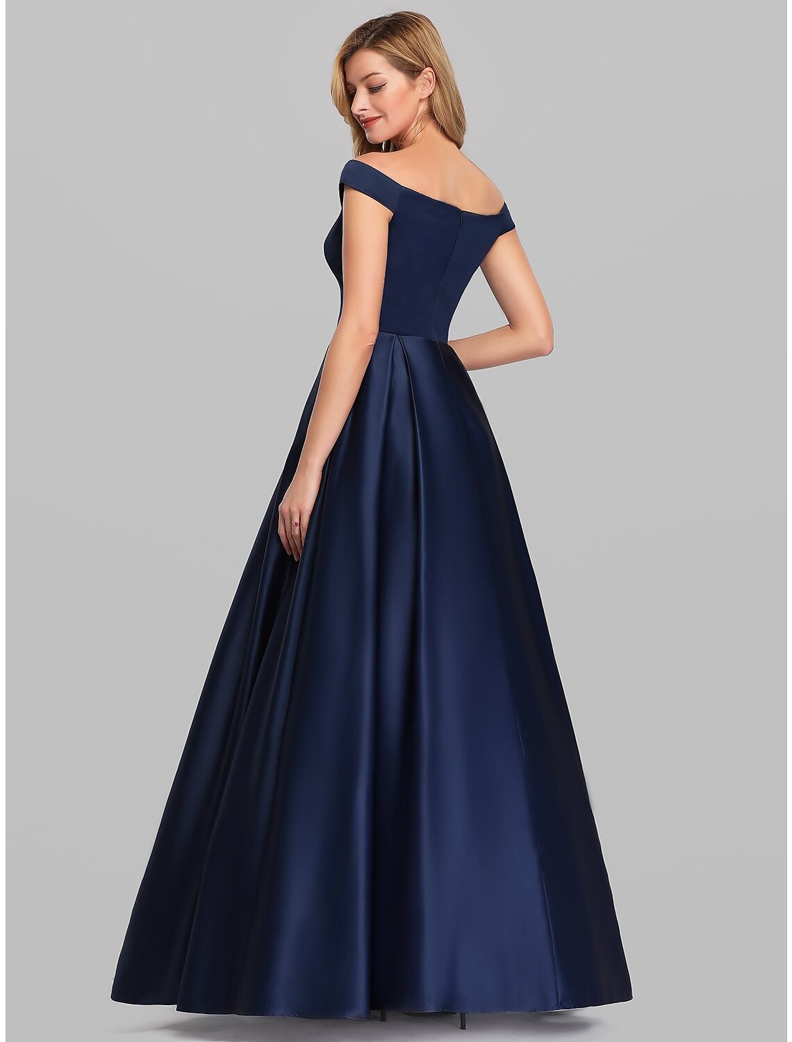 wholesa A-Line Evening Gown Elegant & Luxurious Dress Wedding Guest Formal Evening Floor Length Sleeveless Plunging Neck Satin with Ruched