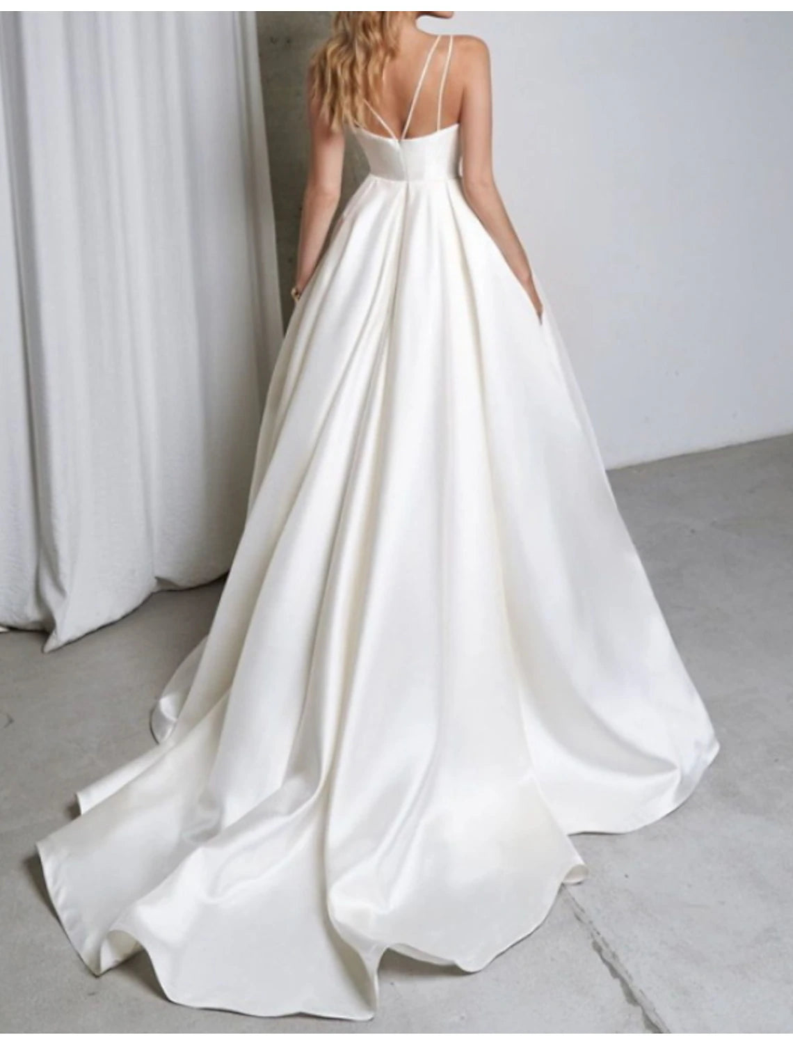 Wholesa Hall Simple Wedding Dresses A-Line Sweetheart Camisole Spaghetti Strap Court Train Satin Bridal Gowns With Pleats Split Front