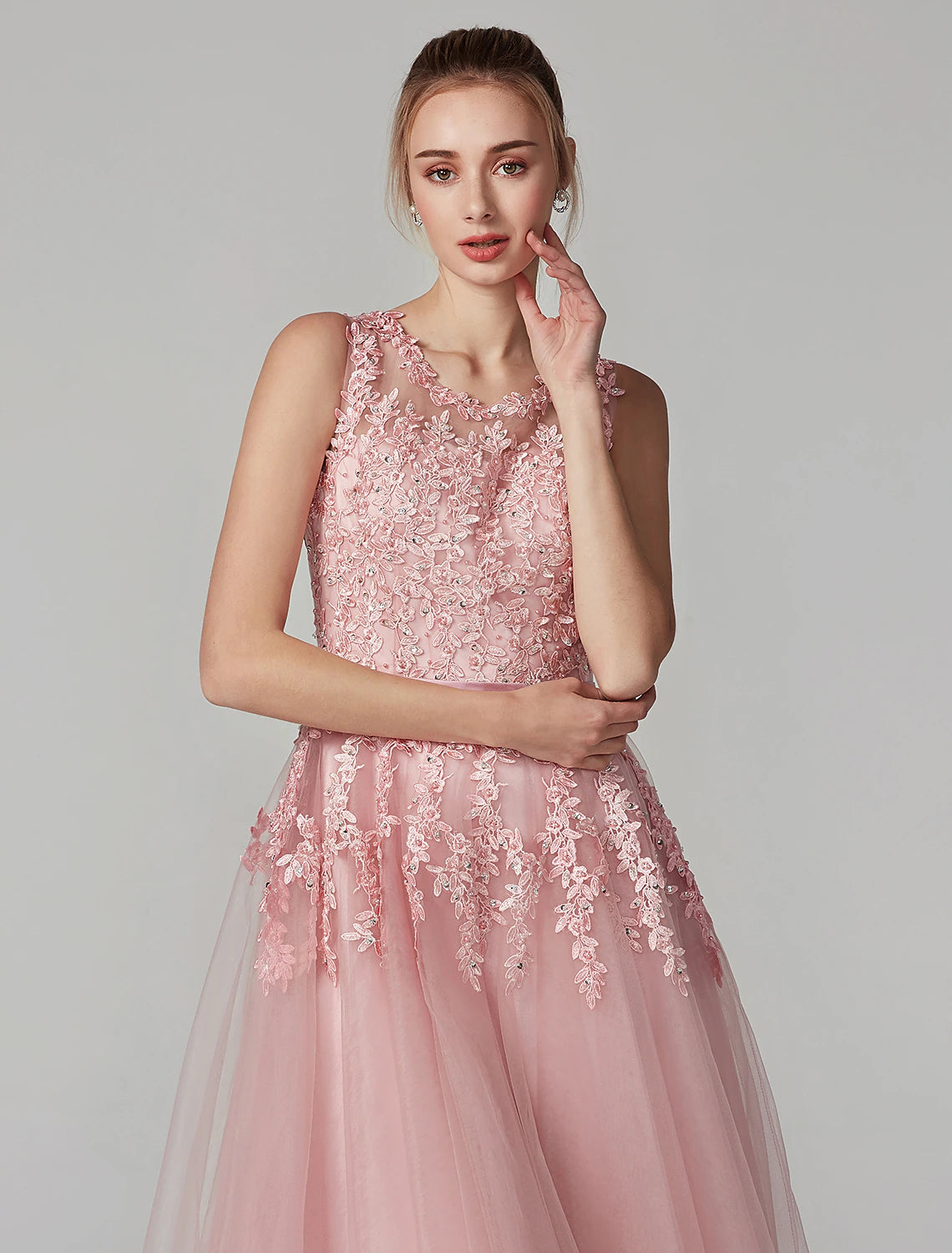 Wholesa A-Line Cute Dress Cocktail Party Prom Knee Length Sleeveless Illusion Neck Tulle Over Lace with Beading Appliques