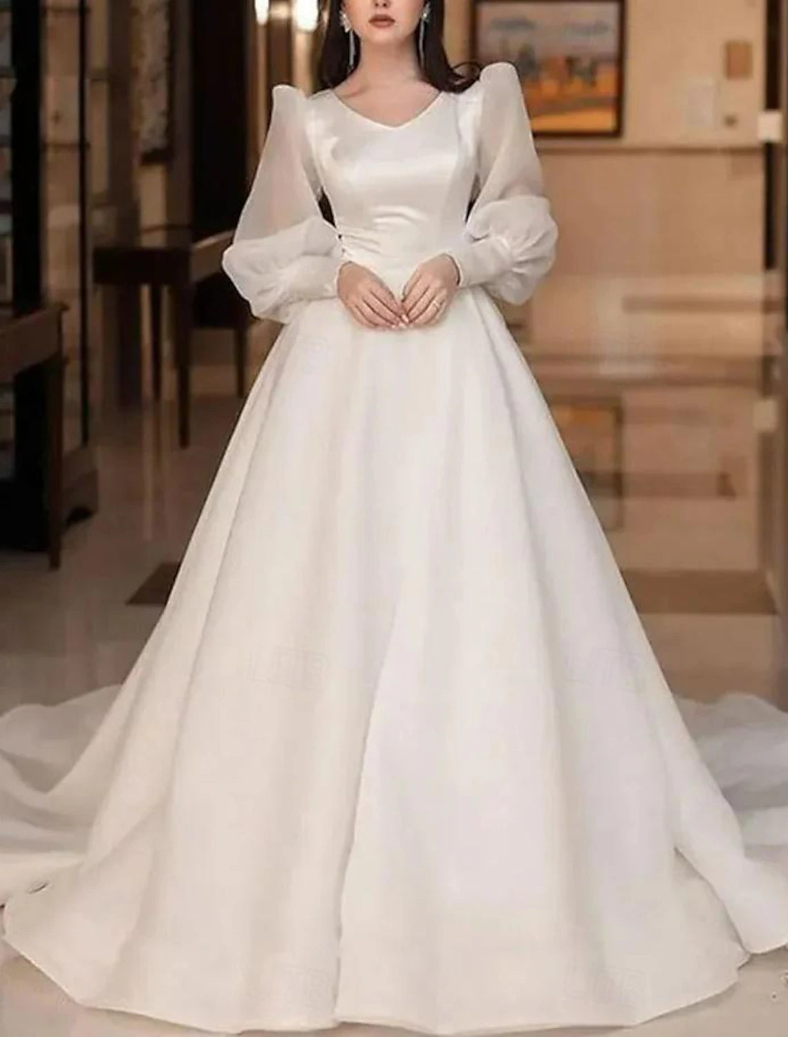 Wholesa Wholes Hall Formal Wedding Dresses A-Line V Neck Long Sleeve Chapel Train Satin Bridal Gowns With Solid Color