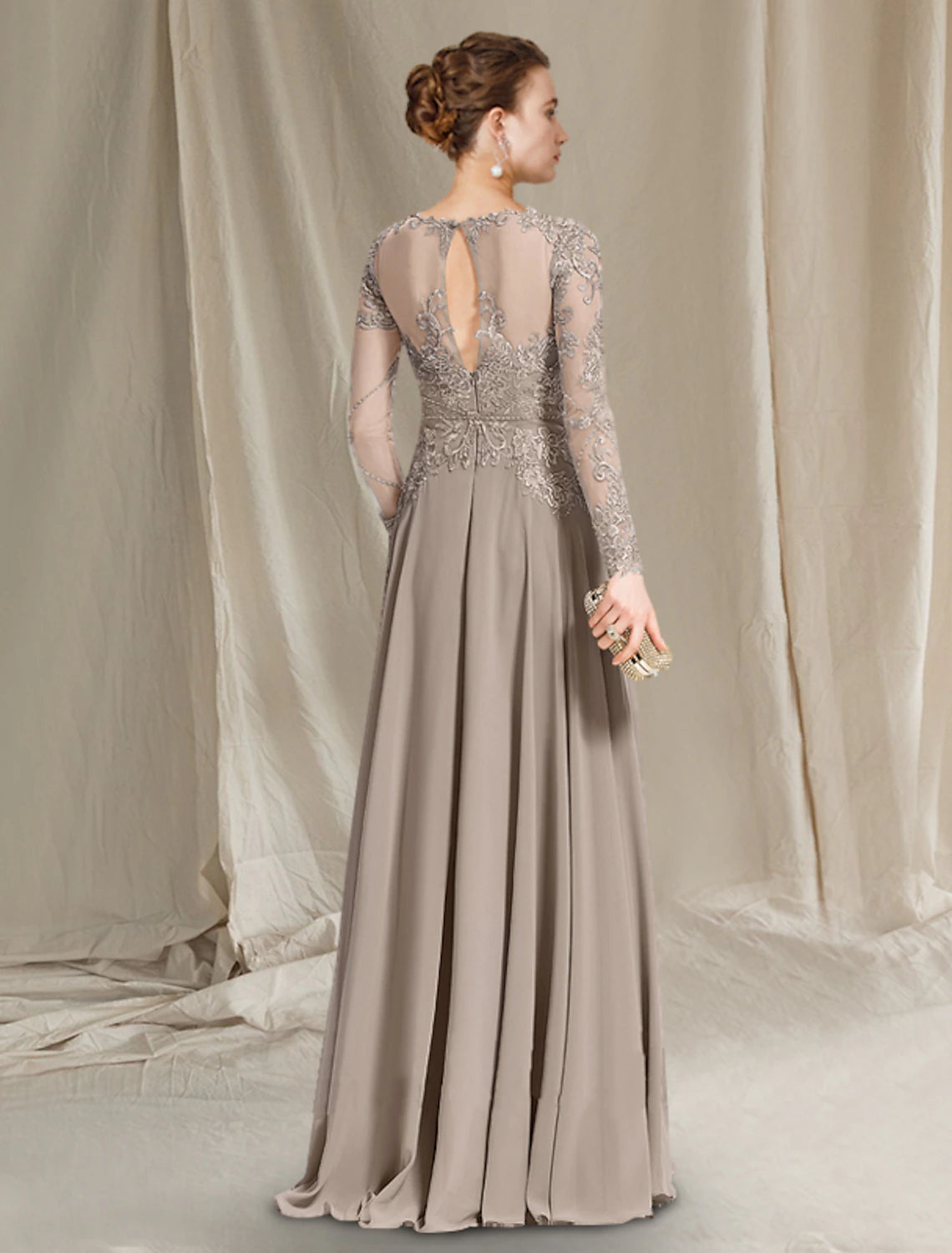 wholesale  A-Line Mother of the Bride Dress Luxurious Elegant Jewel Neck Floor Length Chiffon Lace Long Sleeve with Pleats Appliques