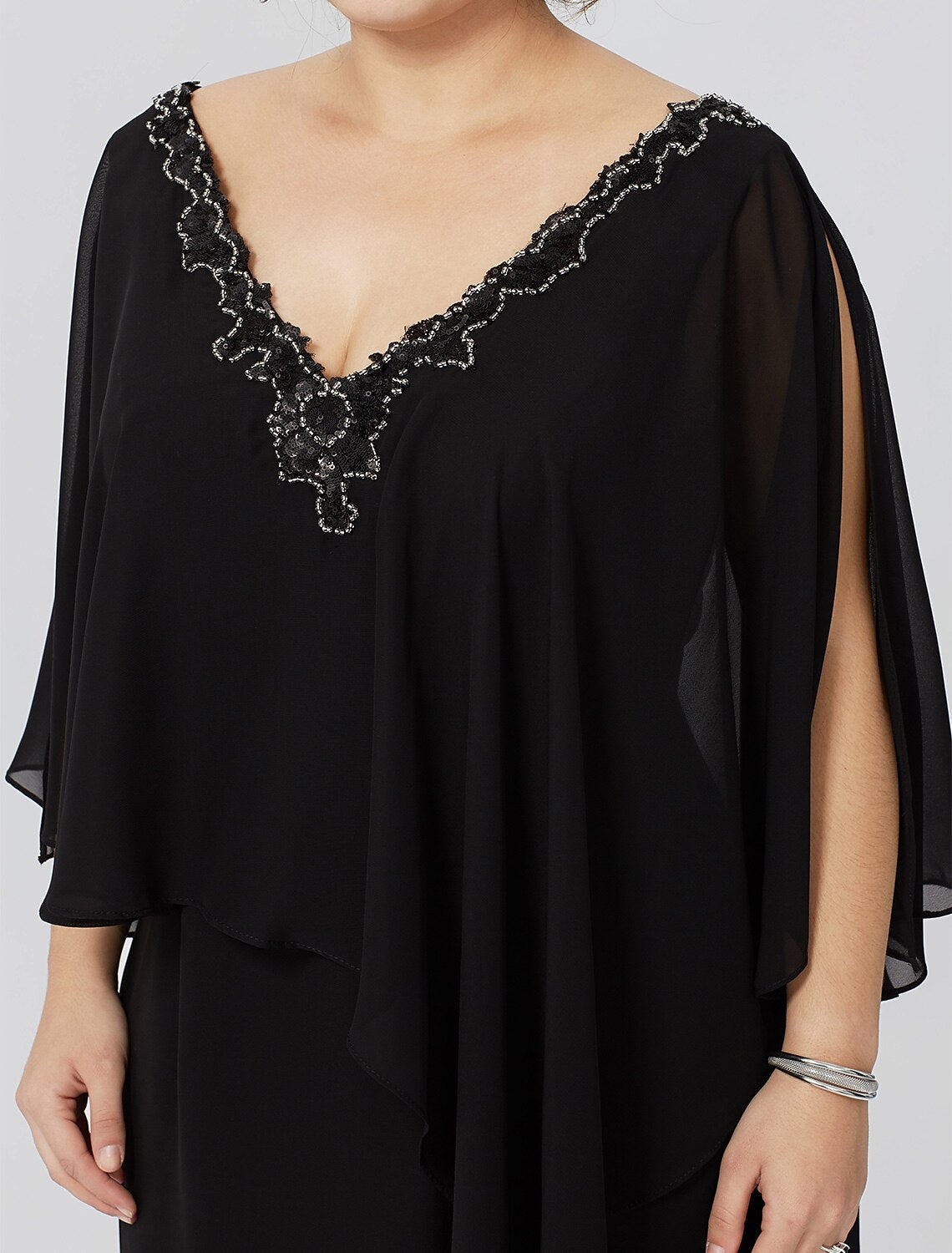 wholesale  Sheath / Column Mother of the Bride Dress Formal Classic & Timeless Elegant & Luxurious Plus Size V Neck Knee Length Chiffon Sleeveless No with Crystals Beading