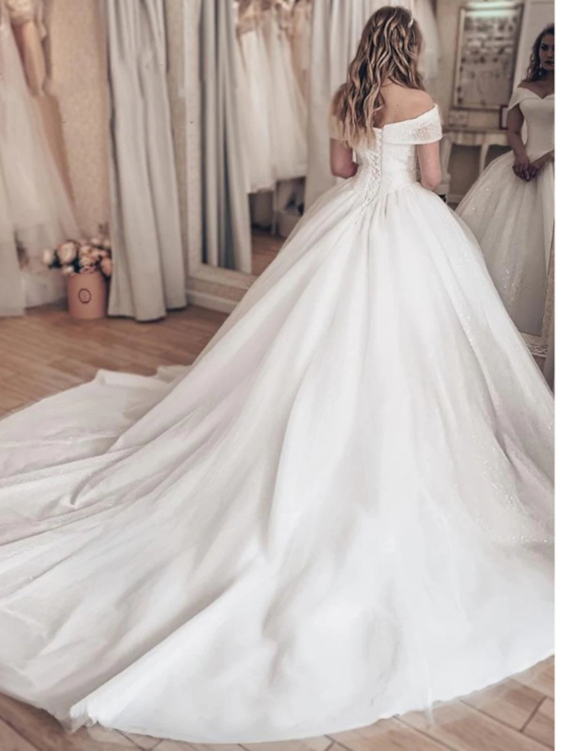 Wholesa Engagement Formal Wedding Dresses Ball Gown Off Shoulder Cap Sleeve Chapel Train Tulle Bridal Gowns With Pleats Sequin