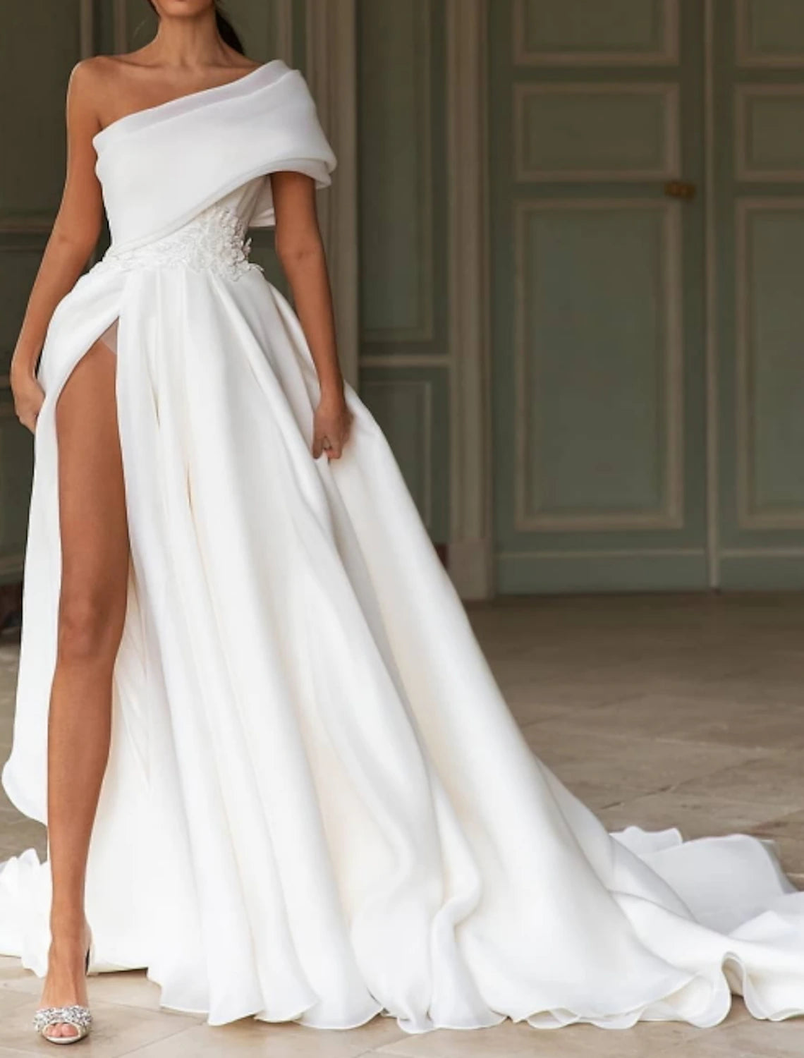 Wholesa Hall Sexy Wedding Dresses A-Line One Shoulder Cap Sleeve Court Train Organza Bridal Gowns With Appliques Split Front