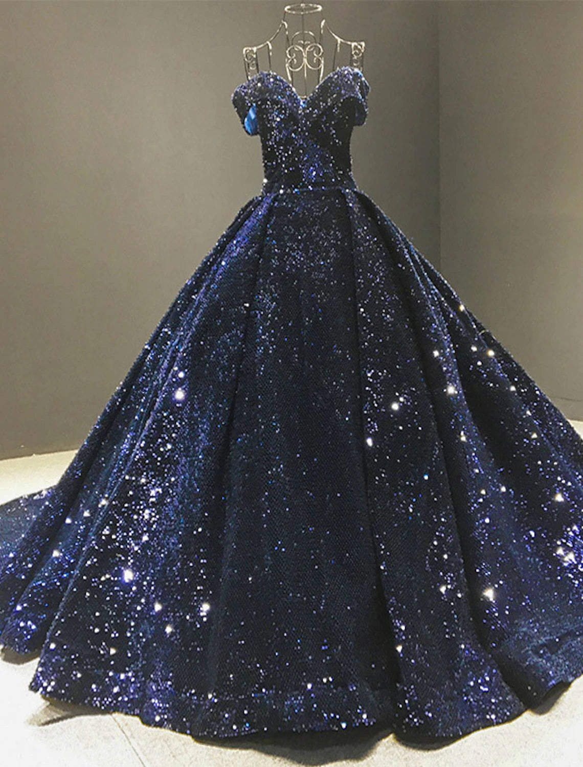 wholesale  Reception Wedding Dresses Ball Gown Off Shoulder Short Sleeve Court Train Lace Bridal Gowns With Pleats Sequin