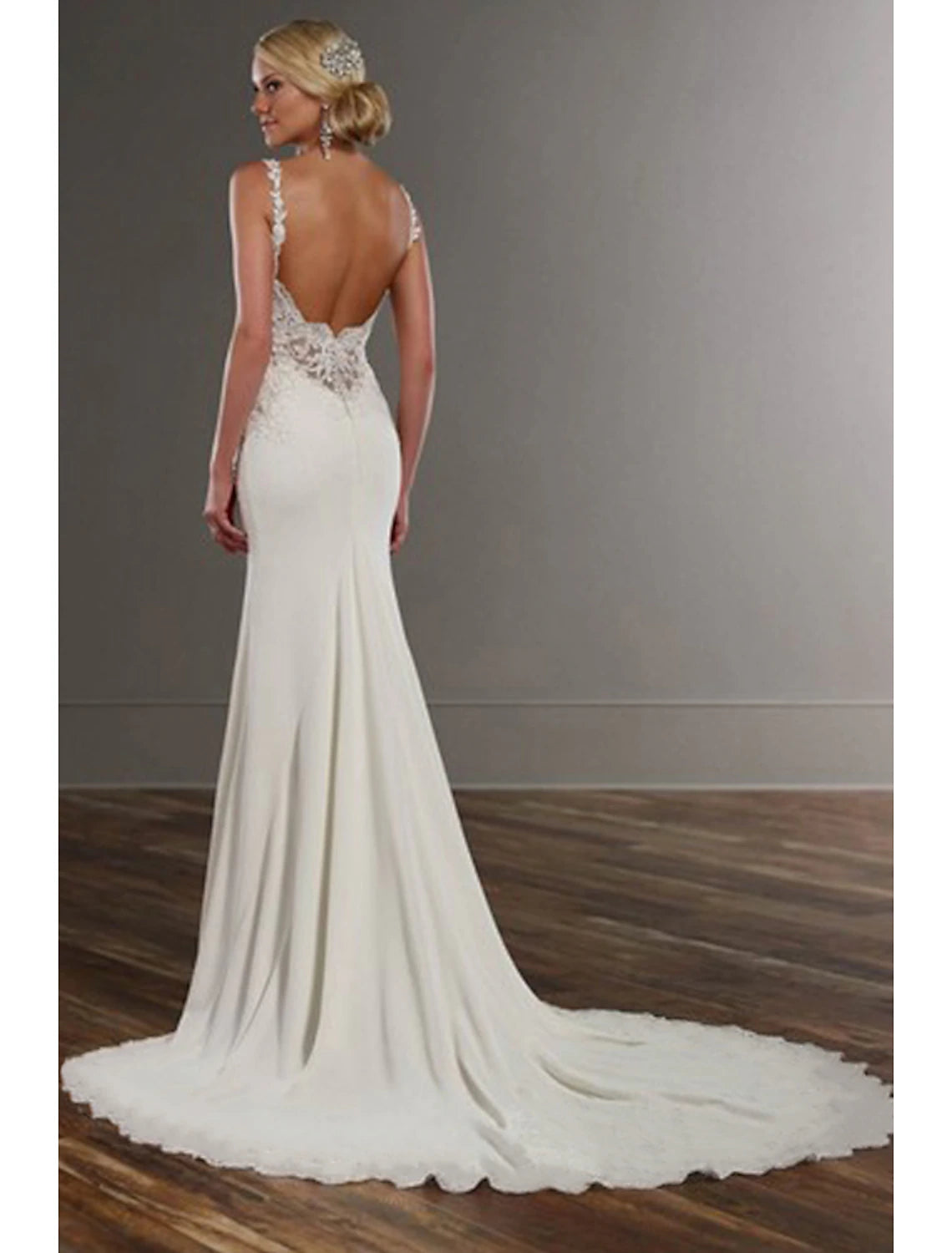 wholesale  Engagement Open Back Sexy Formal Wedding Dresses Mermaid / Trumpet V Neck Sleeveless Chapel Train Lace Bridal Gowns With Appliques