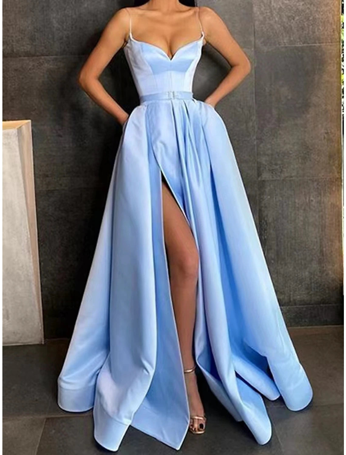 Wholesa Ball Gown A-Line Prom Dresses Cut Out Dress Prom Formal Evening Floor Length Sleeveless Sweetheart Italy Satin with Slit