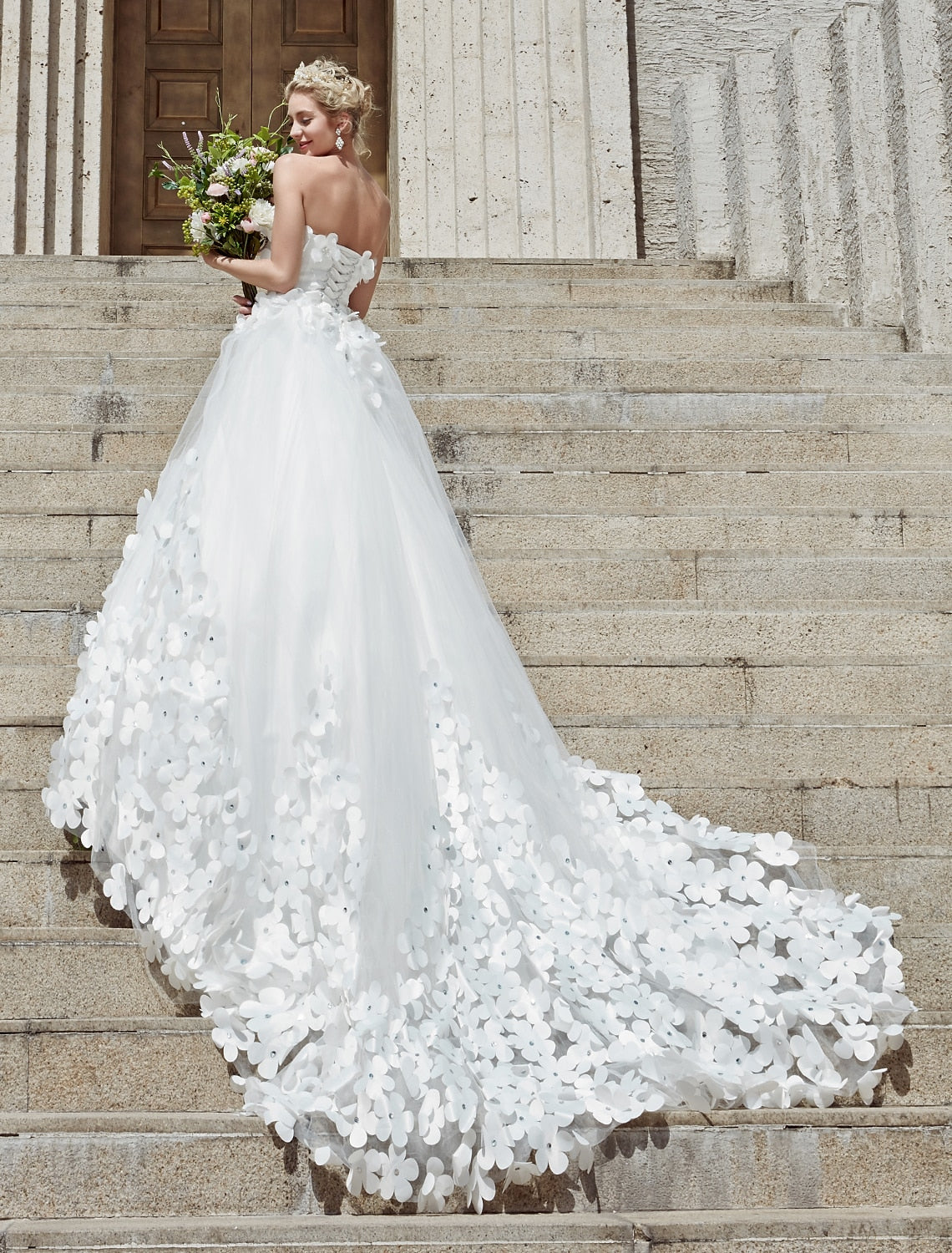 wholesale  Engagement Fall Formal Wedding Dresses Open Back Ball Gown Square Neck Strapless Chapel Train Lace Bridal Gowns With Crystals Flower Summer Wedding Party