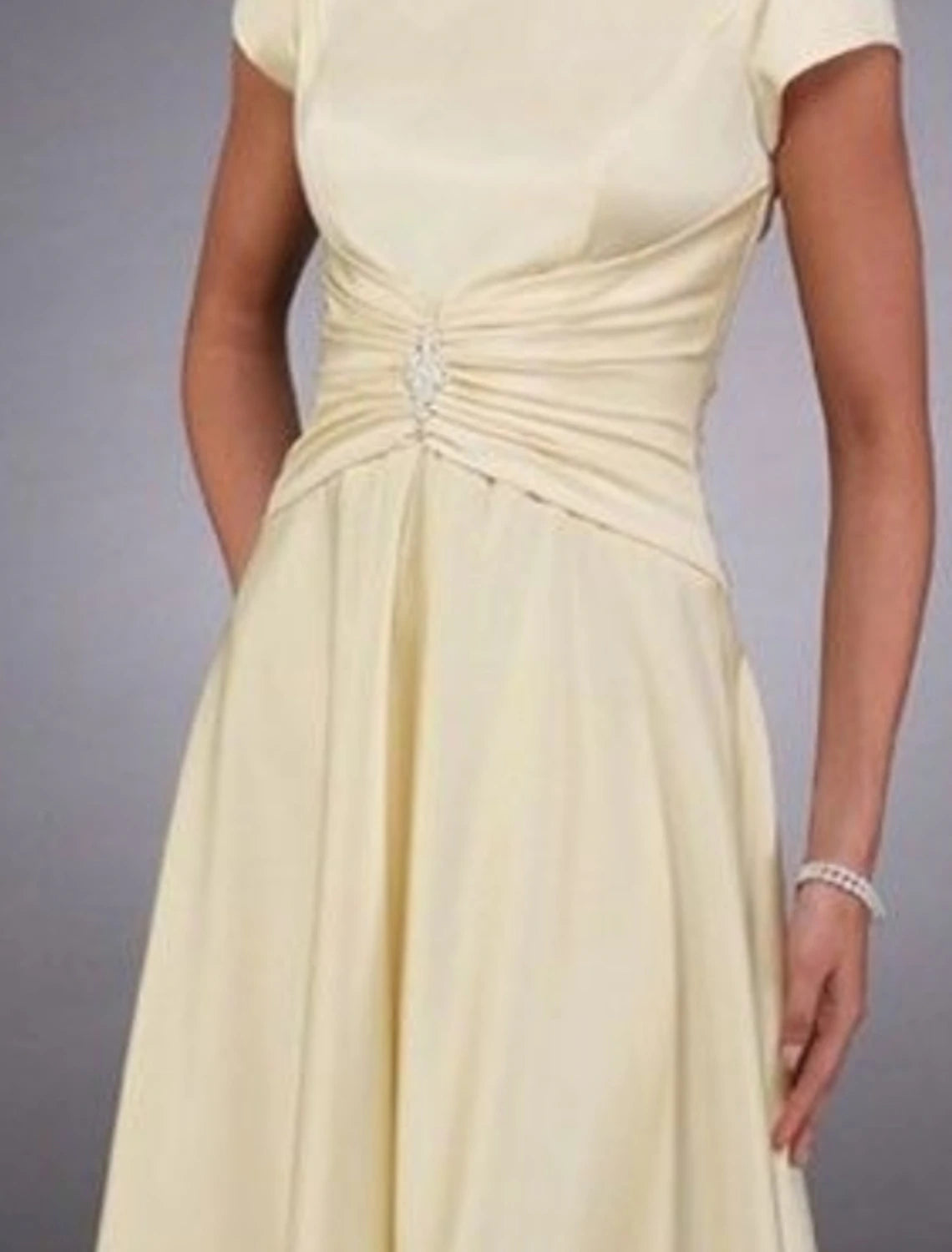 Wholesa A-Line Mother of the Bride Dress Elegant Jewel Neck Ankle Length Satin Stretch Satin Short Sleeve with Pleats Crystals Draping