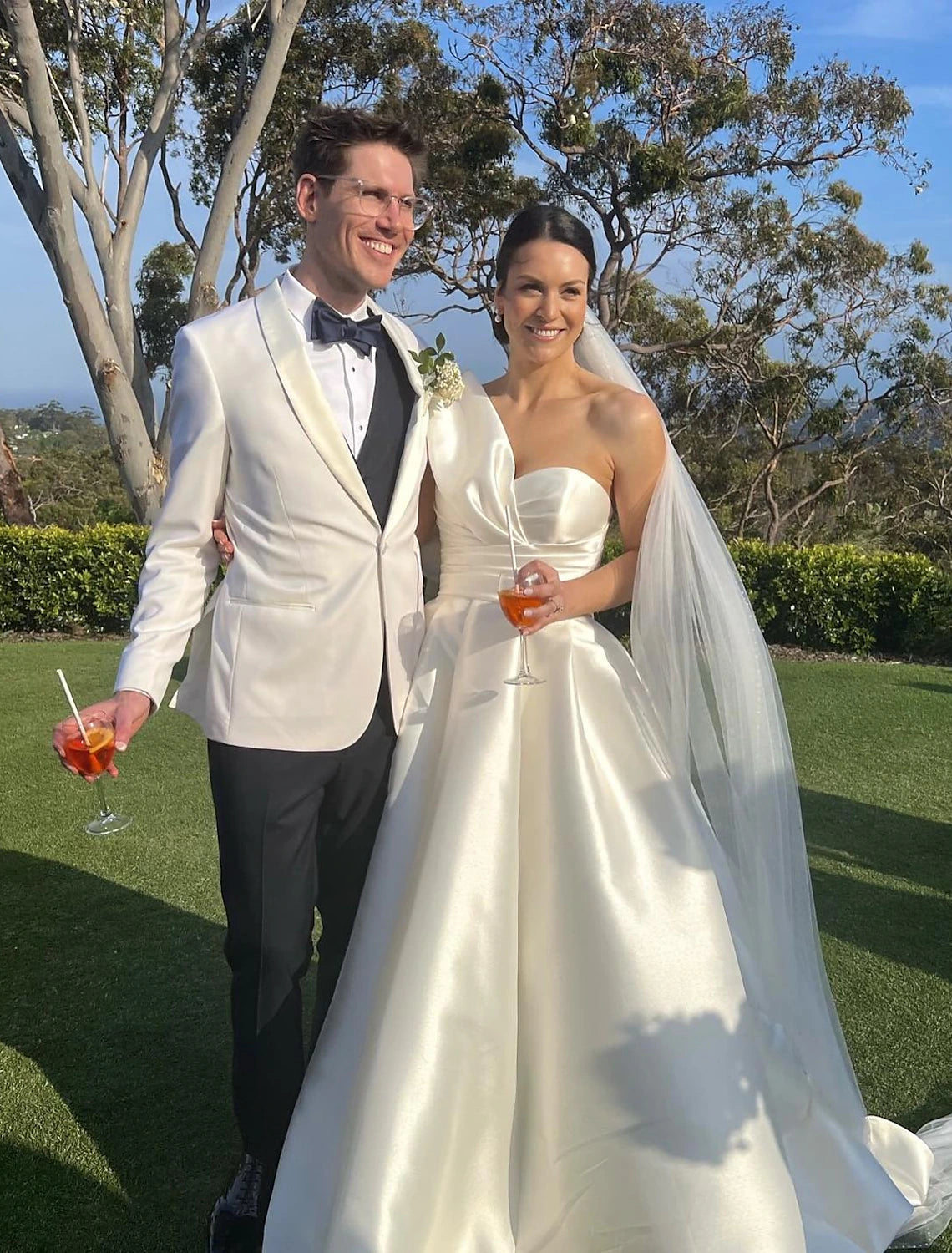 Wholesa  Hall Formal Wedding Dresses A-Line One Shoulder Sleeveless Sweep / Brush Train Satin Bridal Gowns With Ruched