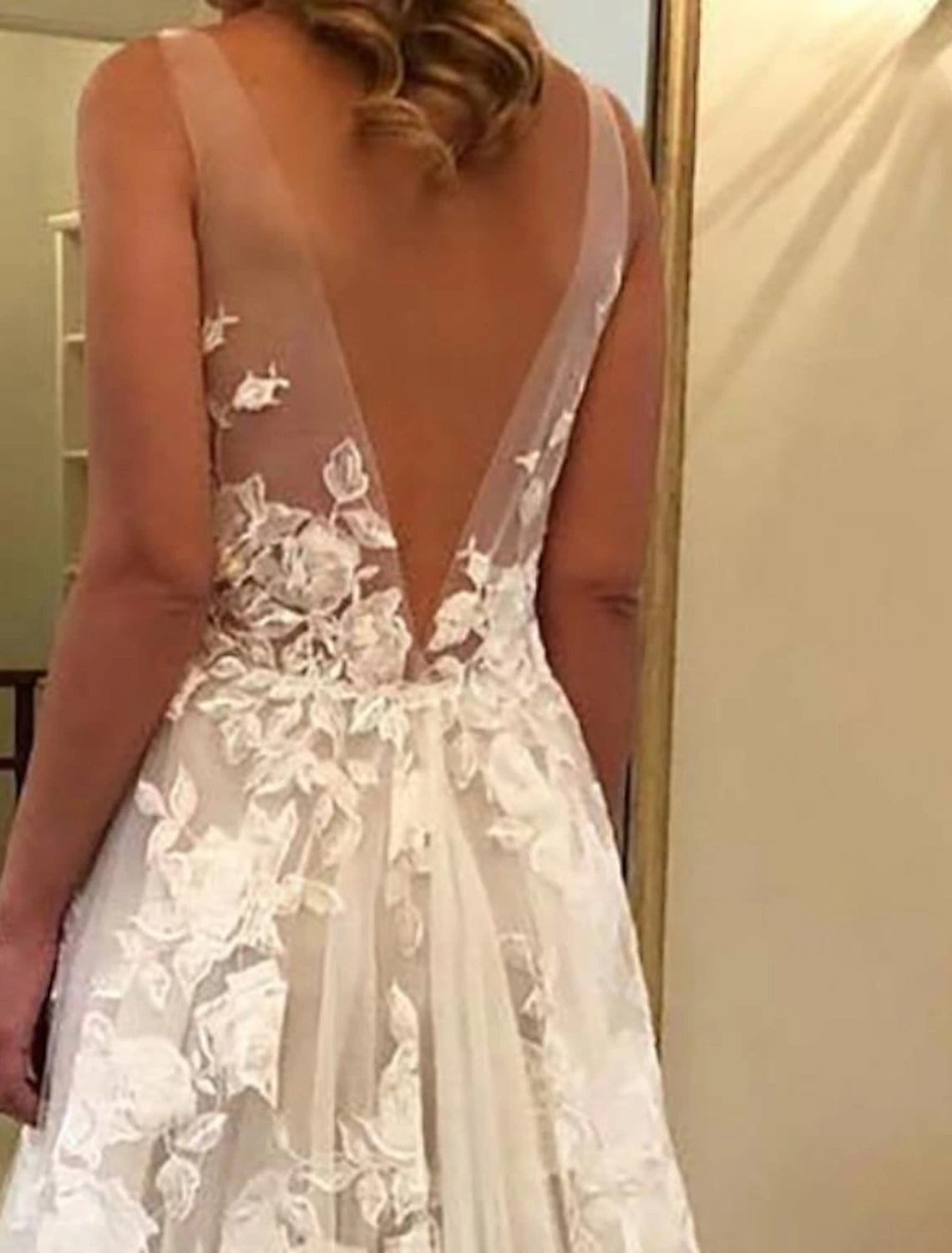 wholesale  Beach Boho Wedding Dresses A-Line V Neck Sleeveless Sweep / Brush Train Lace Bridal Gowns With Appliques Summer Fall Wedding Party