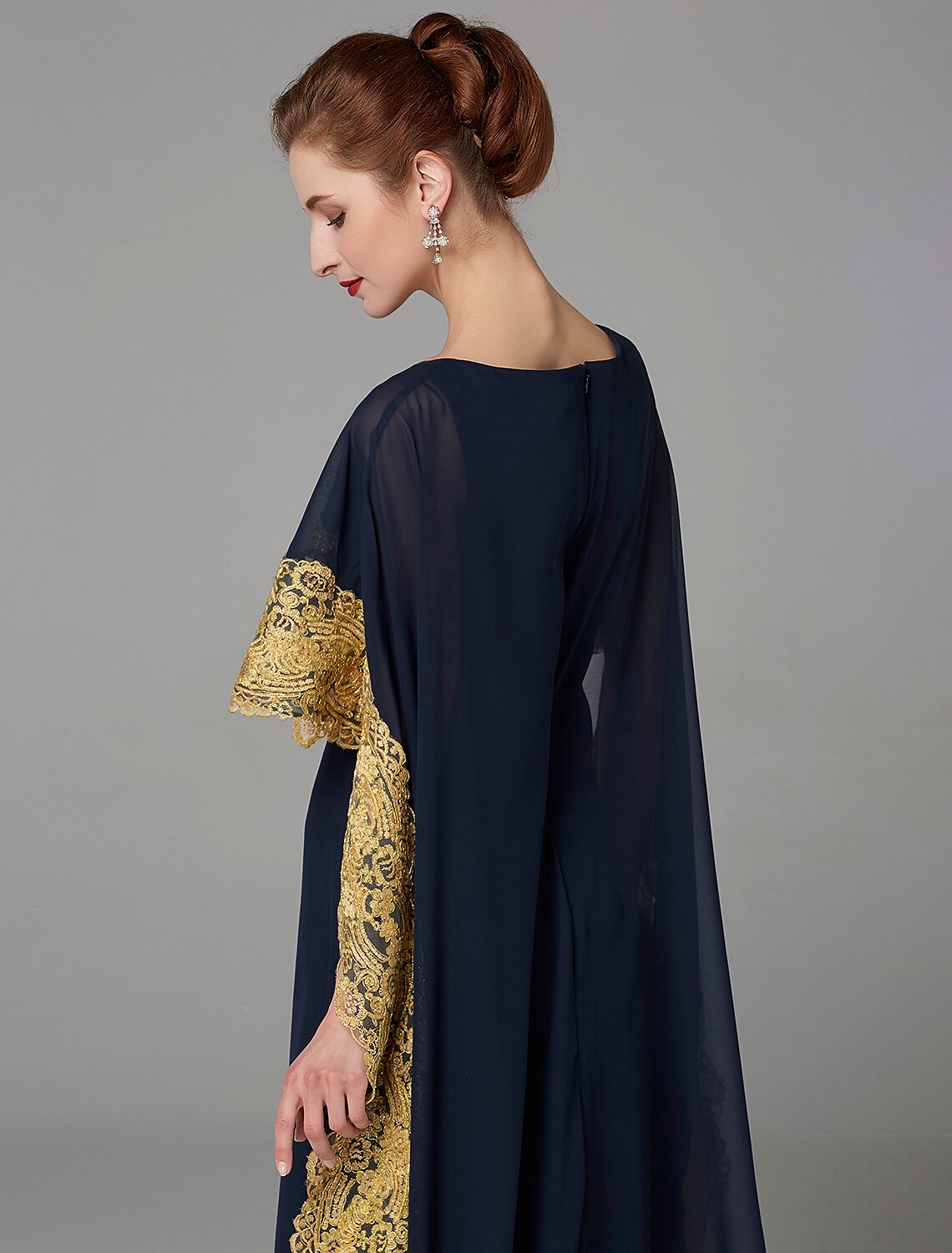 wholesale  A-Line Mother of the Bride Dress Plus Size Elegant Bateau Neck Sweep / Brush Train Chiffon Sleeveless with Lace