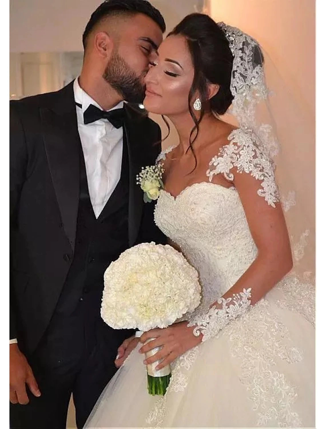 wholesale  Engagement Formal Fall Wedding Dresses Ball Gown Sweetheart Long Sleeve Floor Length Lace Bridal Gowns With Lace