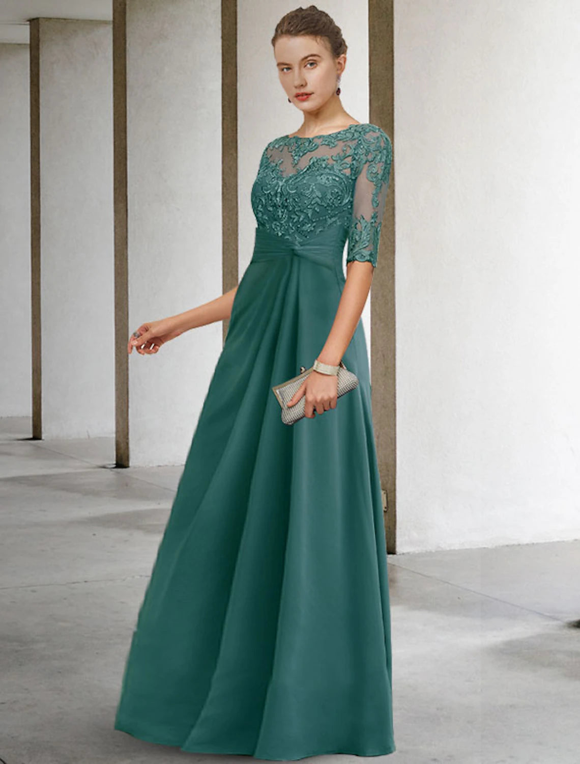 wholesale  Sheath / Column Mother of the Bride Dress Fall Wedding Guest Dresses Plus Size Elegant Jewel Neck Floor Length Chiffon Lace Short Sleeve with Appliques Side-Draped