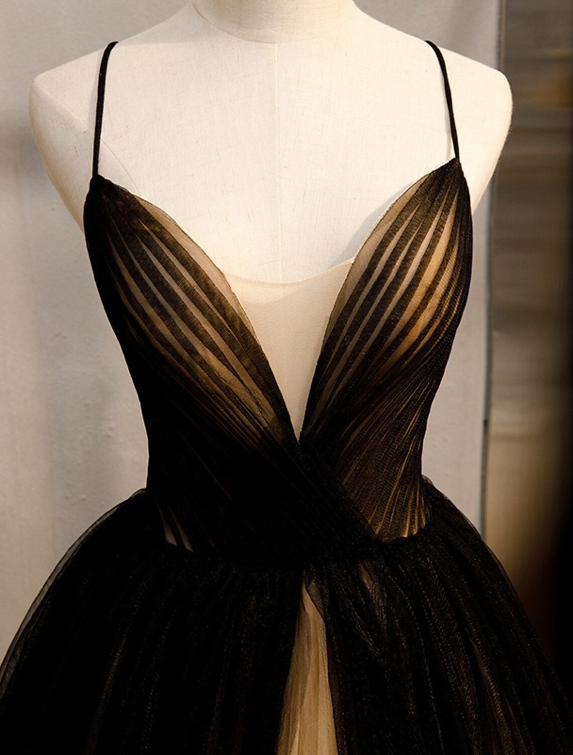 Wholesa A-Line Evening Gown Color Block Dress Engagement Formal Evening Sweep / Brush Train Sleeveless V Neck Wednesday Addams Family Tulle Crisscross Back with Pleats