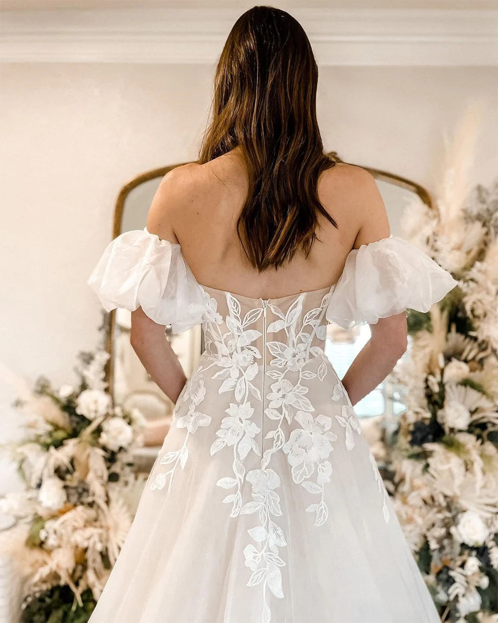 Wholesa A Line Sweetheart Cute Tulle Wedding Dresses with Lace