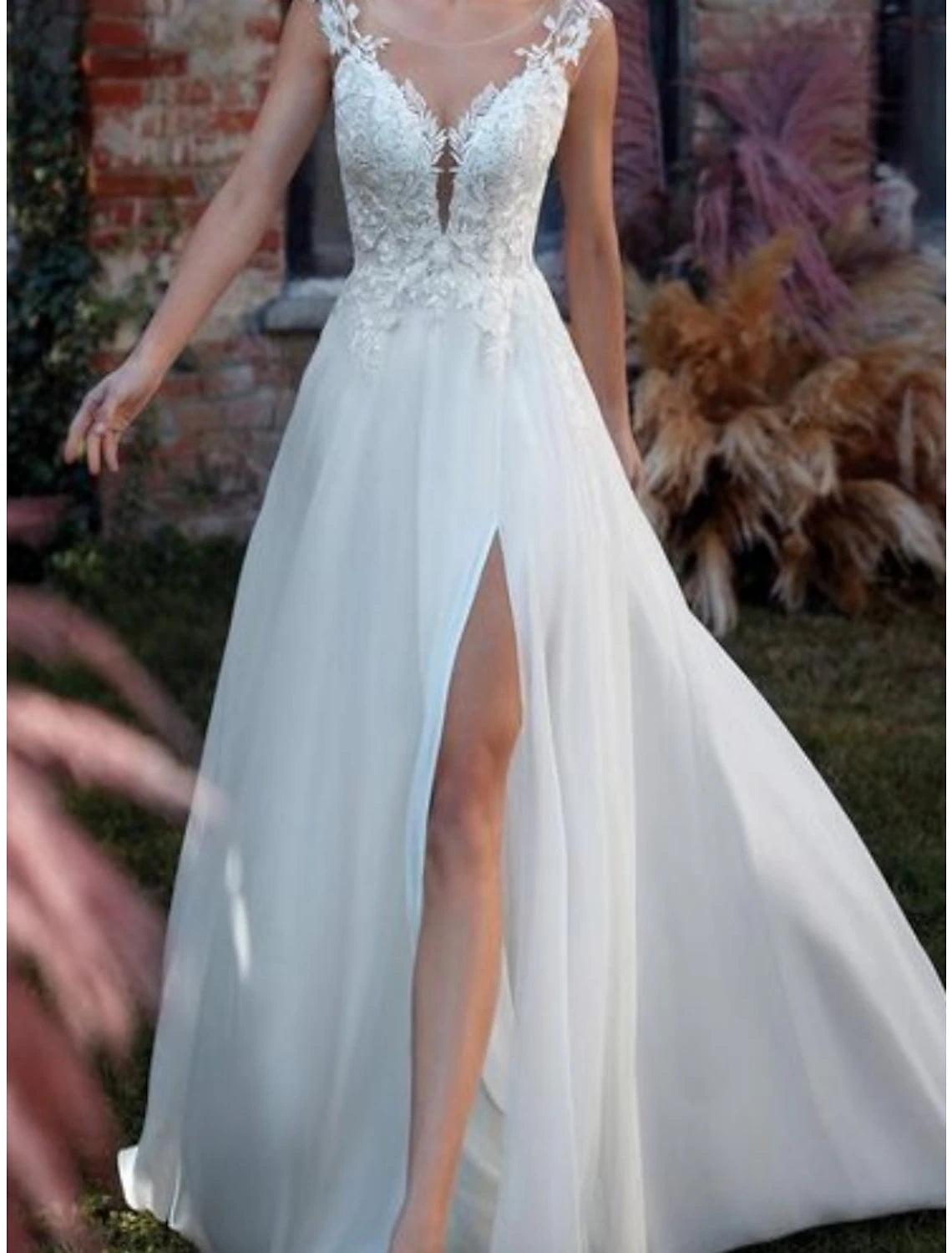 Wholesa Beach Formal Wedding Dresses A-Line V Neck Sleeveless Court Train Lace Bridal Gowns With Pleats Split Front