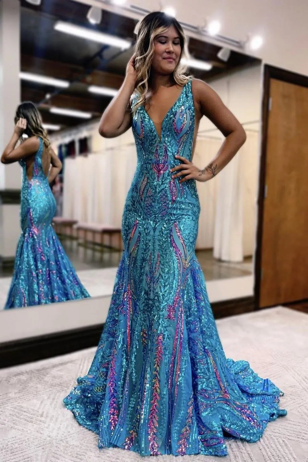 Wholesa Mermaid Sparkly V-Neck Sequins Prom Dress