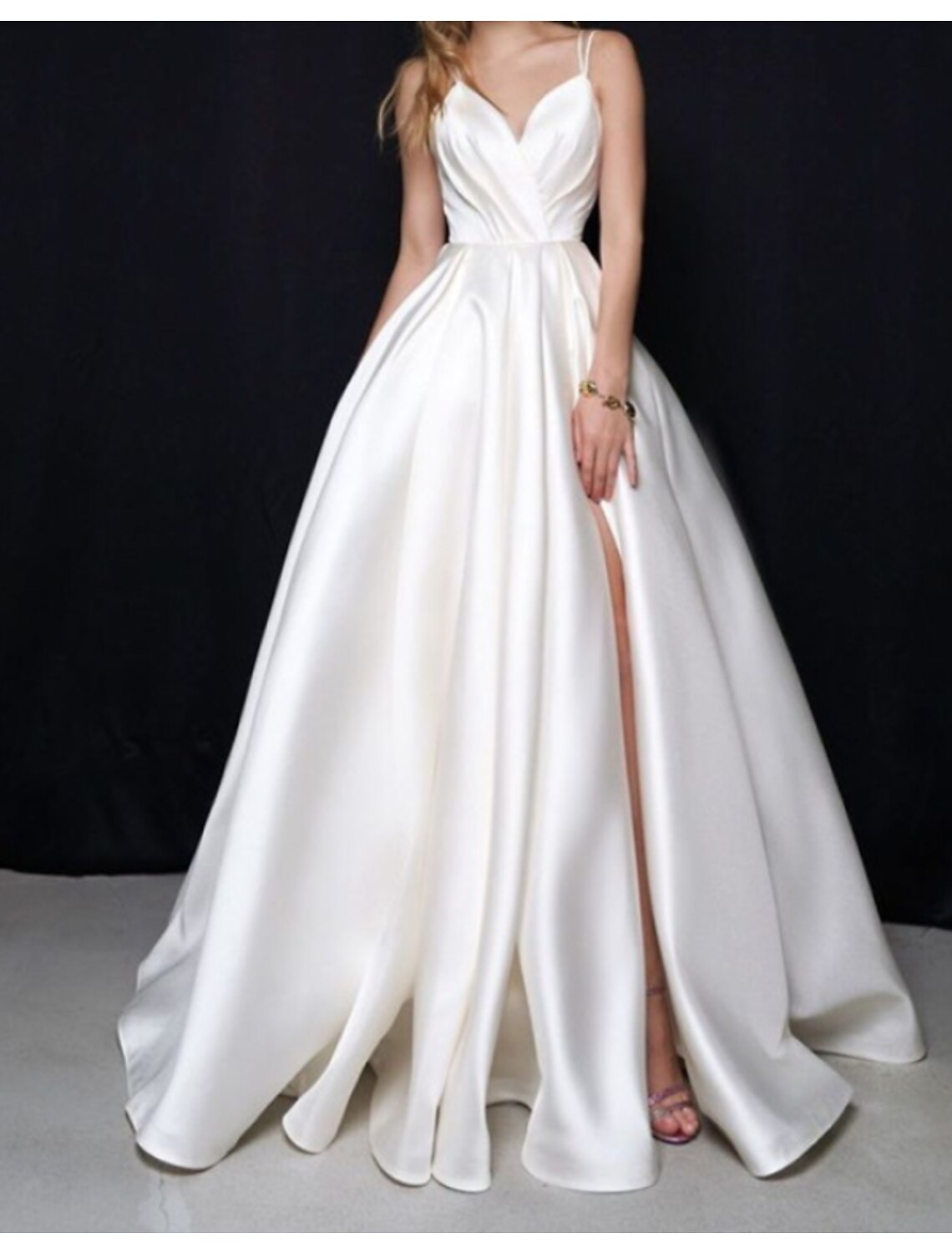 Wholesa Hall Simple Wedding Dresses A-Line Sweetheart Camisole Spaghetti Strap Court Train Satin Bridal Gowns With Pleats Split Front
