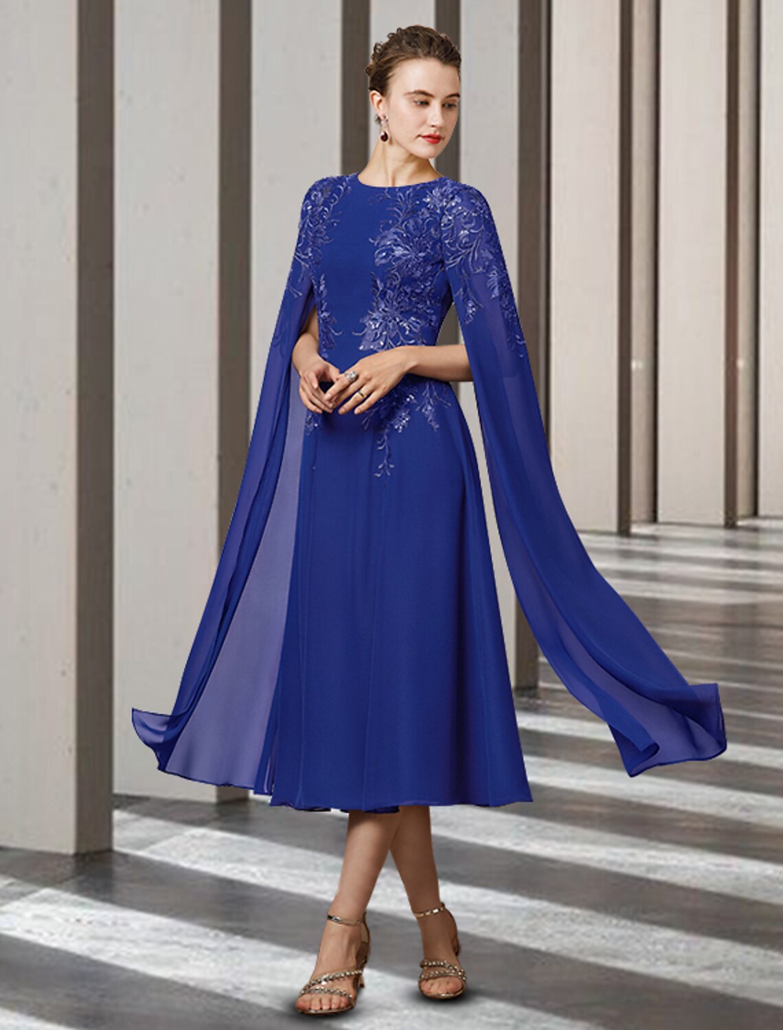 wholesale  A-Line Mother of the Bride Dress Elegant Jewel Neck Tea Length Chiffon Lace Sleeveless with Appliques