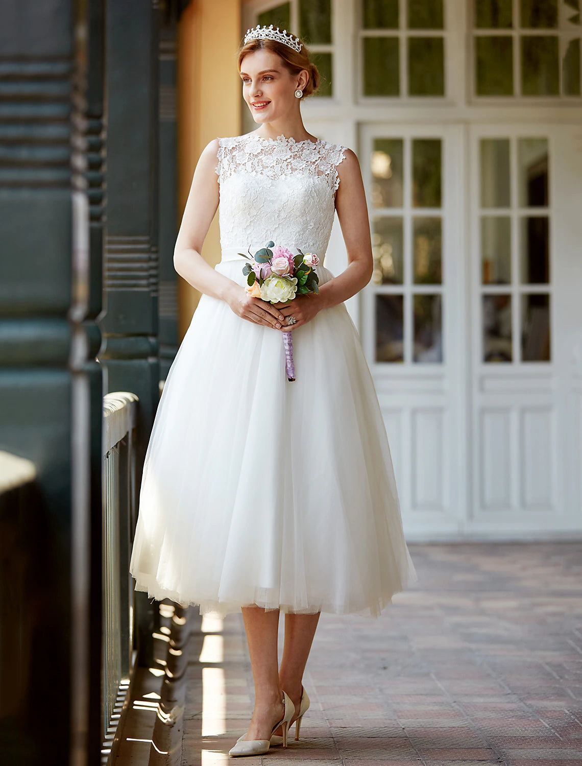 wholesale  Reception Little White Dresses Wedding Dresses A-Line Illusion Neck Sleeveless Tea Length Lace Bridal Gowns With Sashes / Ribbons Buttons