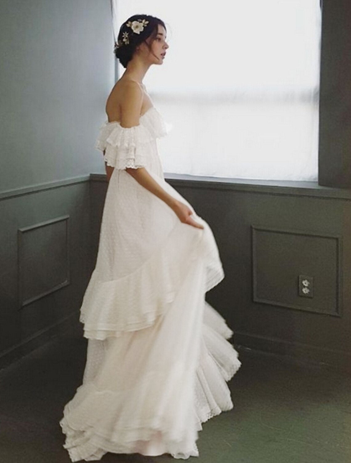wholesale  Beach Wedding Dresses A-Line Off Shoulder Cap Sleeve Sweep / Brush Train Tulle Bridal Gowns With Ruffles