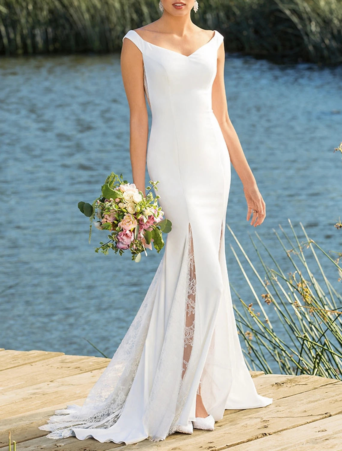 Wholesa Beach Casual Wedding Dresses Mermaid / Trumpet Off Shoulder Cap Sleeve Court Train Lace Bridal Gowns With Appliques Solid Color