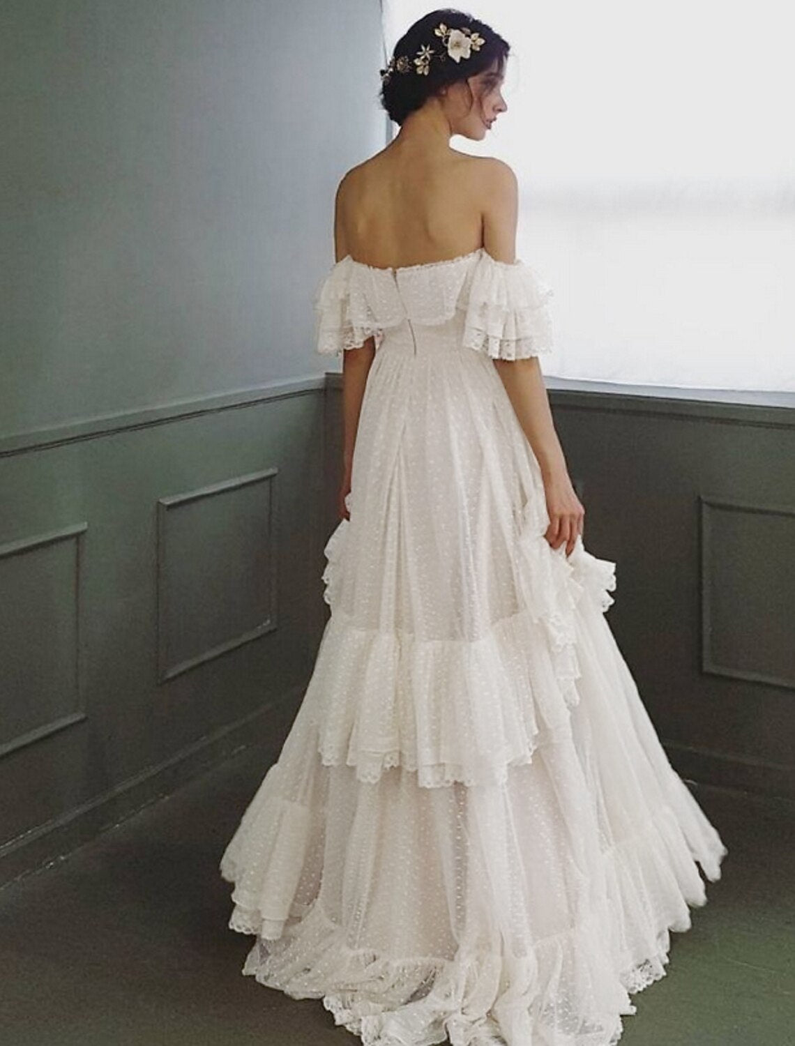 wholesale  Beach Wedding Dresses A-Line Off Shoulder Cap Sleeve Sweep / Brush Train Tulle Bridal Gowns With Ruffles