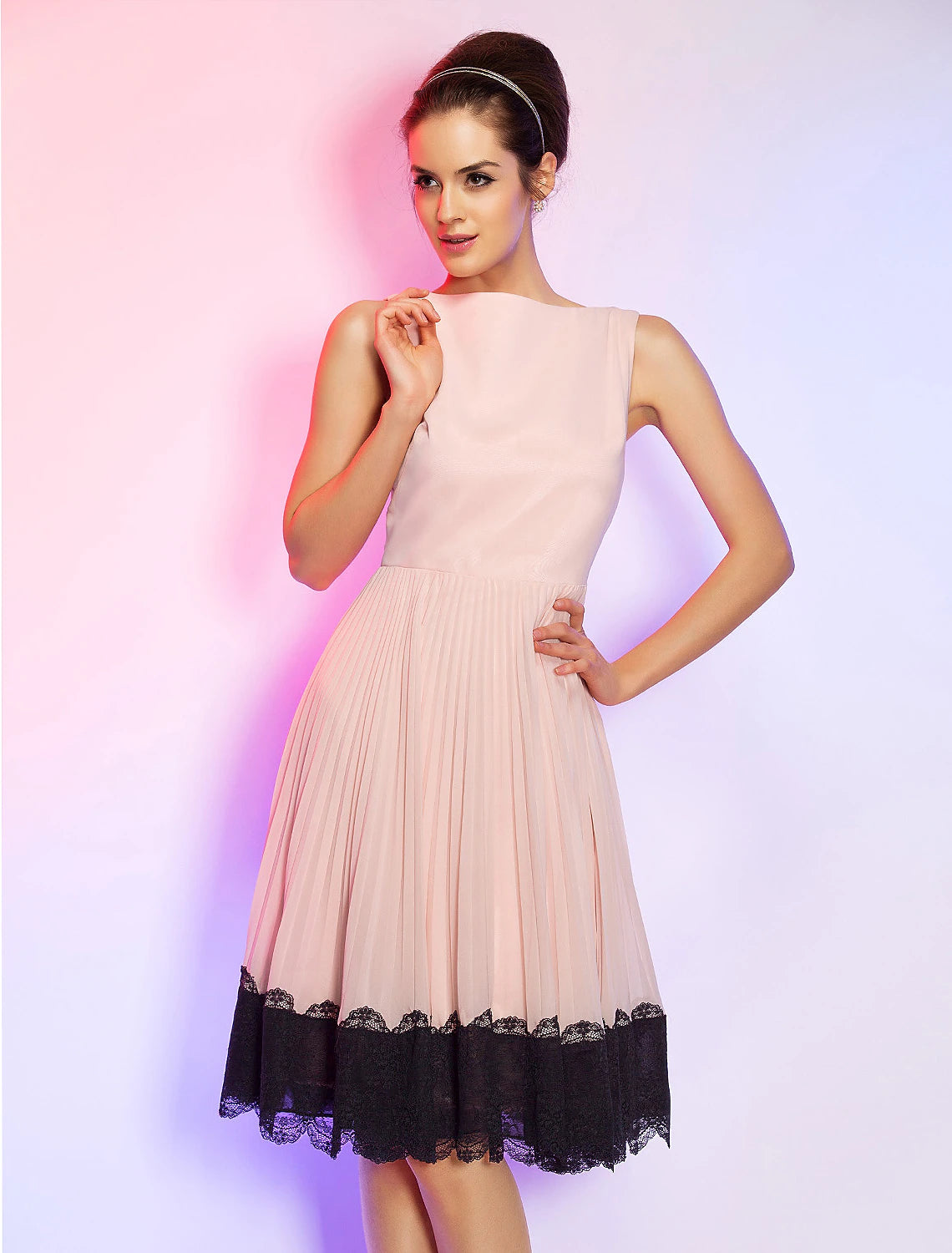 Wholesa A-Line Vintage Dress Homecoming Graduation Knee Length Sleeveless Boat Neck Pink Dress Chiffon with Lace Insert