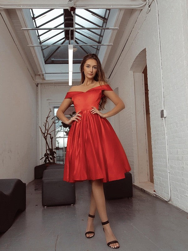 Wholesa  A-Line/Princess Ruched Off-the-Shoulder Satin Sleeveless Knee-Length Dresses